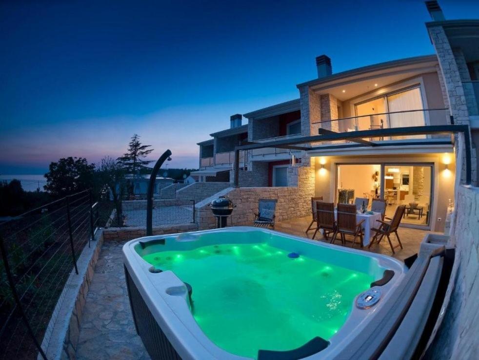 Villa Bobos Place With Jacuzzi And Sauna 46d Umag